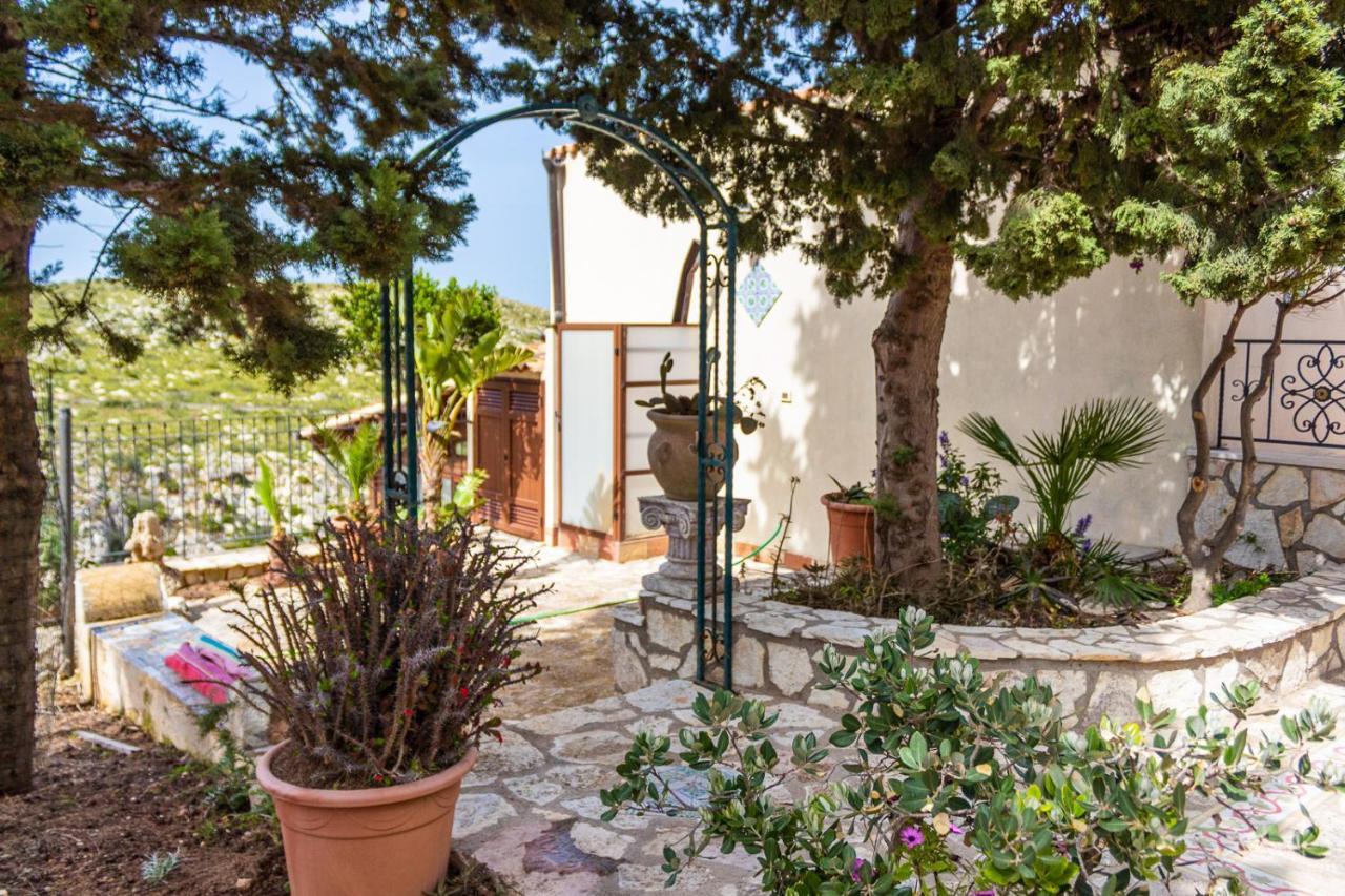 Villa Verde Con Vista Sul Mare San Vito Lo Capo Exterior photo